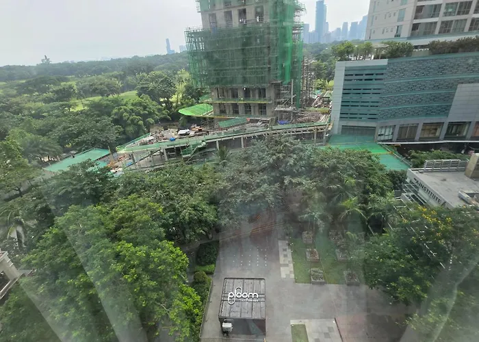 Center Of Bgc- Your In Forbeswood Parklane Apartment