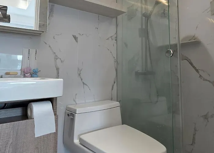 Center Of Bgc- Your In Forbeswood Parklane Apartment *