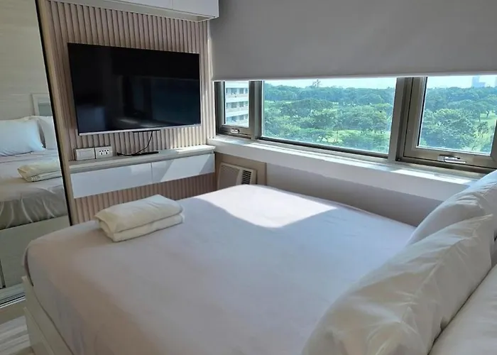 Center Of Bgc- Your In Forbeswood Parklane *